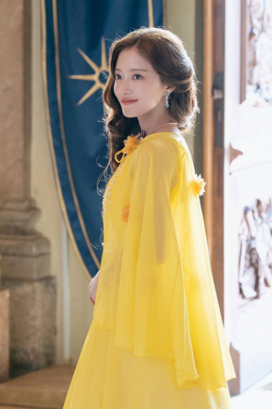 Lee Se Young đưuọc khen ngợi khi hóa thân thành Rashta.