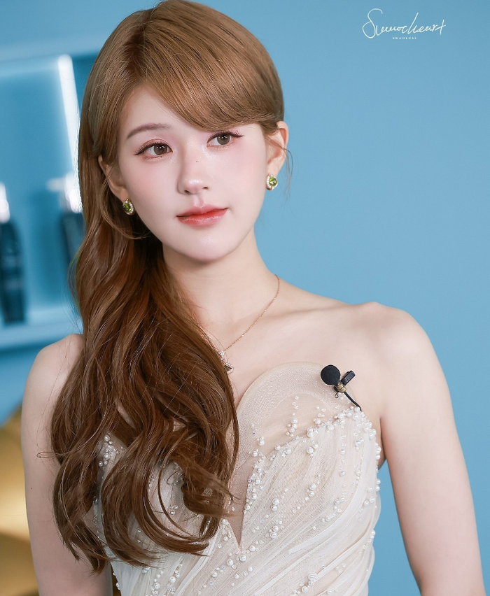 Triệu Lộ Tư sắp trở lại với vai chính kiêm đạo diễn trong phim Thư Từ Biệt .