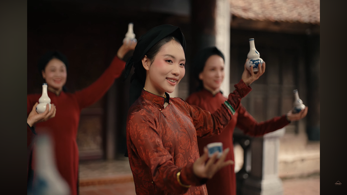 Không chỉ âm nhạc, phần hình ảnh trong MV mới của Phương Mỹ Chi cũng nhận được nhiều lời khen.&nbsp;