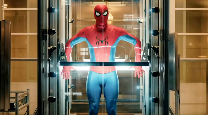 Việc Spider-Man vượt Star Wars: The Force Awakens càng đáng chú ý bởi bộ phim năm 2015 từng duy trì vị trí dẫn đầu doanh thu Bắc Mỹ trong nhiều năm.