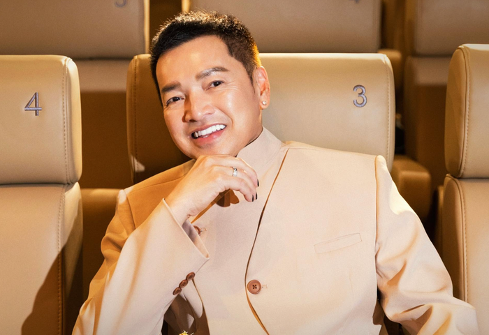 Nghệ sĩ Quang Minh từng có nhiều năm sinh sống và hoạt động nghệ thuật tại Mỹ. Ảnh: FBNV
