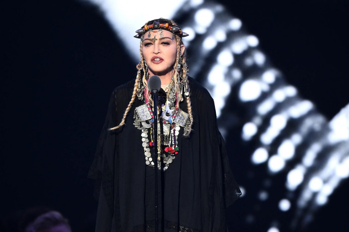 Madonna trở lại sân khấu VMAs sau 23 năm Ảnh 1