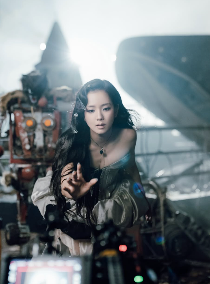 Vẻ ngoài ngỡ như búp bê Barbie của Jisoo (BLACKPINK) Ảnh 2