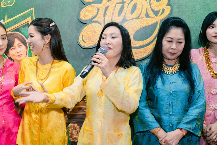 Lên Hương đánh dấu màn kết hợp đặc biệt của hai nữ nghệ sĩ. Ảnh: FBNV