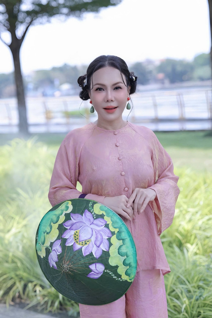 Việt Hương ghi dấu với những vai diễn giàu chiều sâu trong những năm gần đây. Ảnh: FBNV
