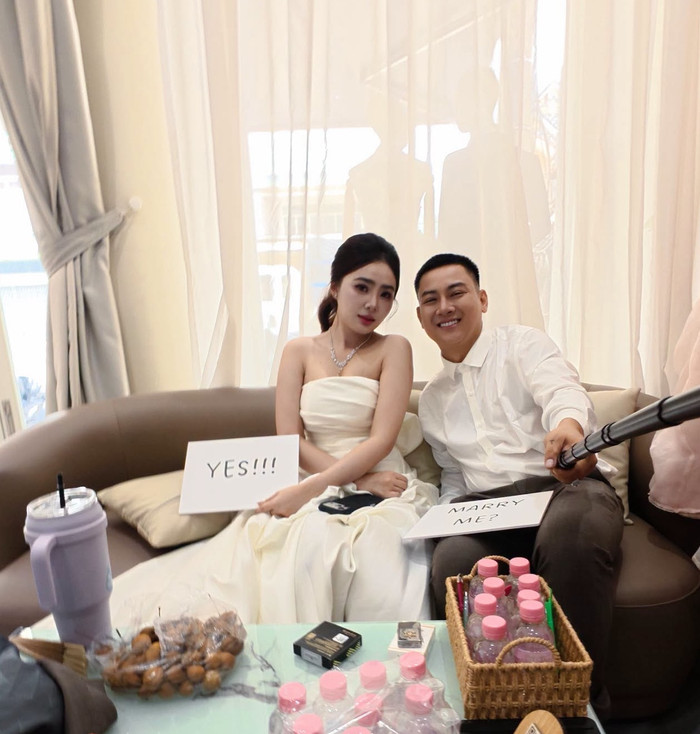 Hoài Lâm chia sẻ khoảnh khắc hạnh phúc bên Ngọc Trinh.&nbsp;