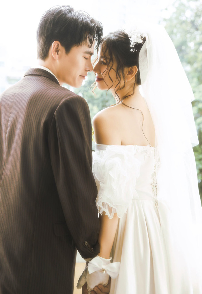 Trong Lên Hương, Tâm và Ánh là cặp đôi trung tâm của tuyến tình cảm.