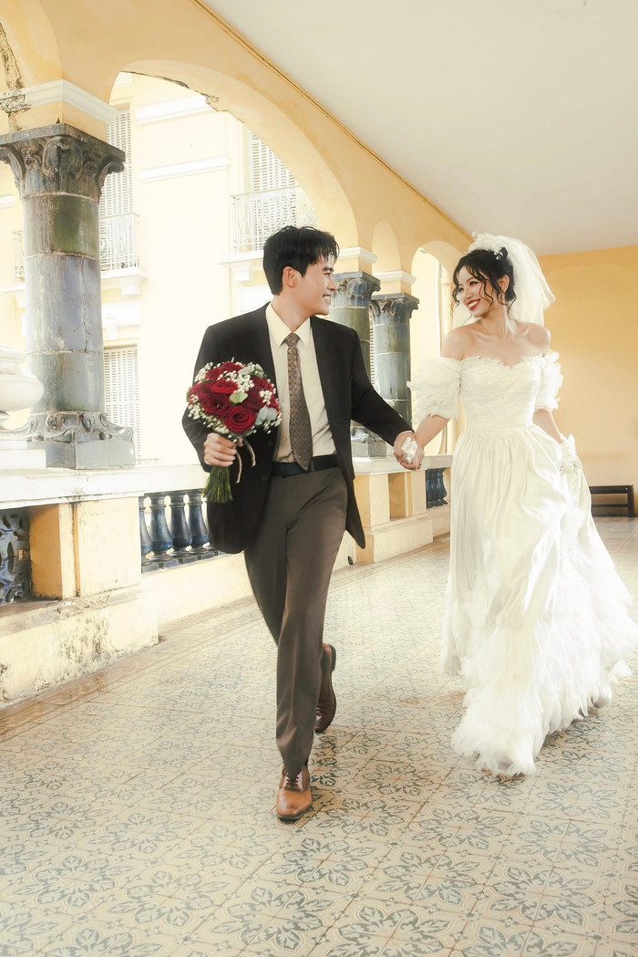Bộ ảnh cưới của Lê Hạ Anh và Võ Tấn Phát sau khi phim ra mắt mang ý nghĩa đặc biệt với người xem.