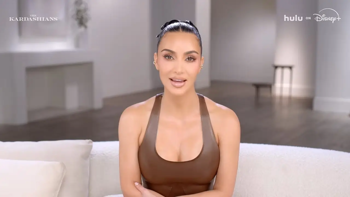 Người mẫu Kim Kardashian bất ngờ tiết lộ cô được chẩn đoán mắc viêm thực quản.