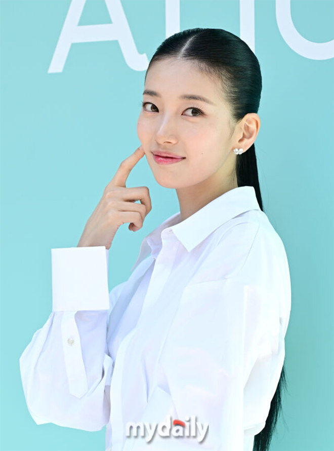 Suzy gây chú ý với nhan sắc ngoài đời thực, fan thốt lên một câu khiến nhiều người bật cười Ảnh 2