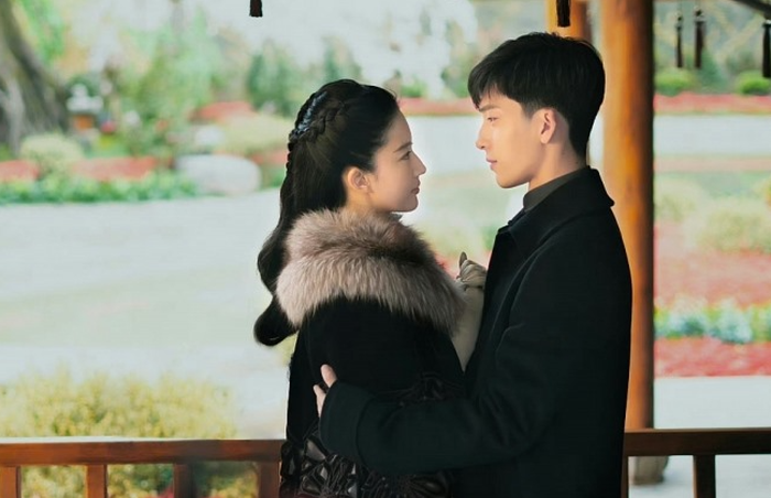 Tỉnh Bách Nhiên và Lưu Diệc Phi trong phim Nhất Khúc Tam Sênh.