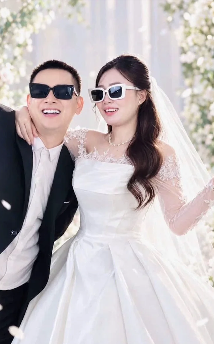 Sau dấu ấn trên màn ảnh rộng, Hoài Lâm đang đón nhận niềm hạnh phúc riêng trong đời sống hôn nhân.