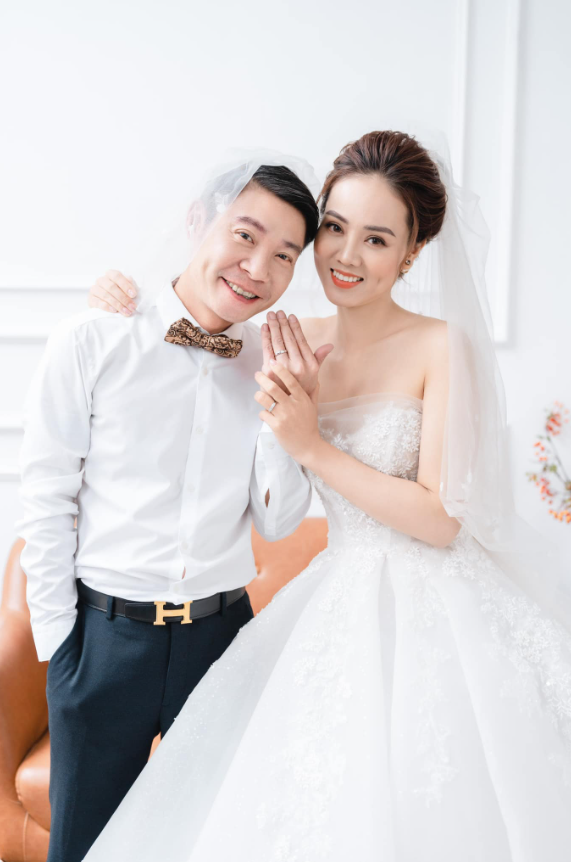 Cuộc sống của NSND Công Lý và Ngọc Hà thường nhận được nhiều sự quan tâm, cả tích cực lẫn trái chiều, trên mạng xã hội.