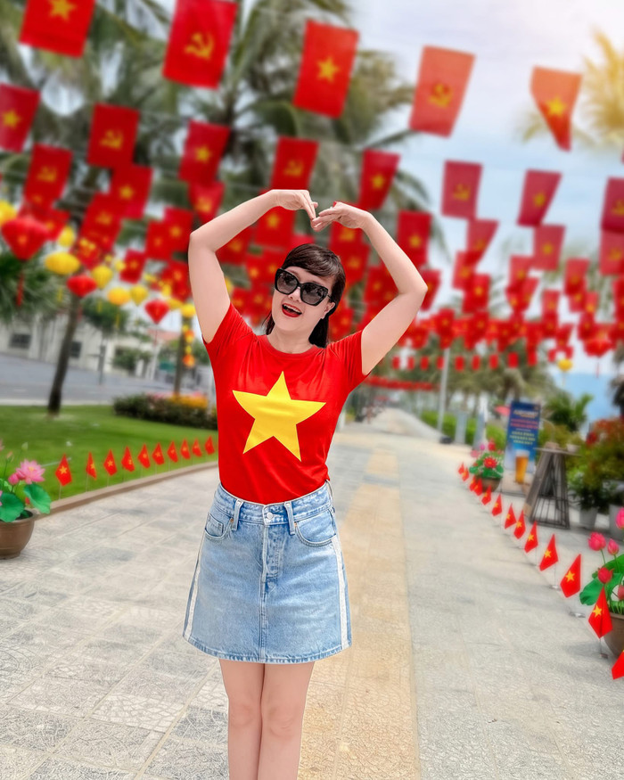 Lời chia sẻ ngắn gọn của nữ nghệ sĩ thể hiện niềm vui và sự trân trọng dành cho ngày lễ lớn của đất nước. (Ảnh: FBNV)