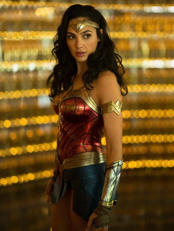 Sau thành công của phần phim riêng đầu tiên, Gal Gadot tiếp tục gắn bó với Diana Prince qua nhiều dự án thuộc vũ trụ DC cũ.