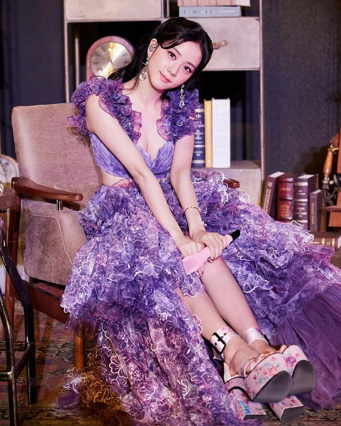 Jisoo mới đây đã có dịp nhìn lại những khoảnh khắc đáng nhớ từ khi mới ra mắt cho đến hiện tại.