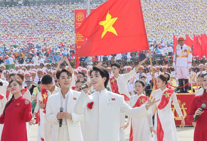 Mỹ Tâm, Phương Mỹ Chi cùng loạt ca sĩ mừng Quốc khánh 2/9, lan tỏa niềm tự hào dân tộc Ảnh 5