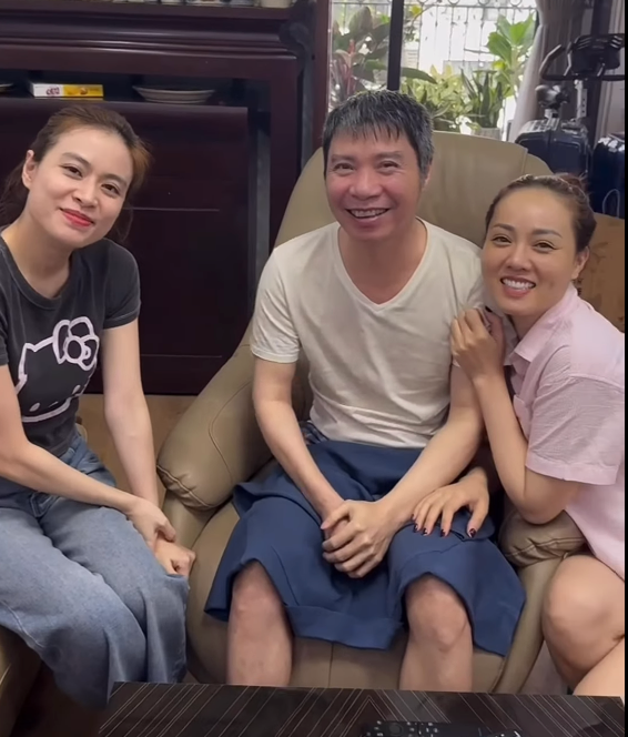 Gia đình NSND Công Lý chia sẻ đoạn clip Hoàng Thùy Linh đến chơi nhà.&nbsp;