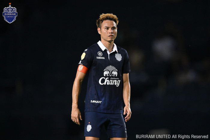 Theerathon đã bước qua đỉnh cao sự nghiệp. Ảnh: Buriram United
