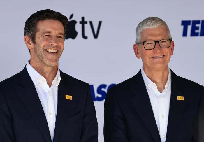 John Ternus chính thức kế nhiệm Tim Cook, đối mặt bài toán lớn khi Apple bước vào giai đoạn cạnh tranh mới về AI, thiết bị và tăng trưởng. Ảnh: Reuters