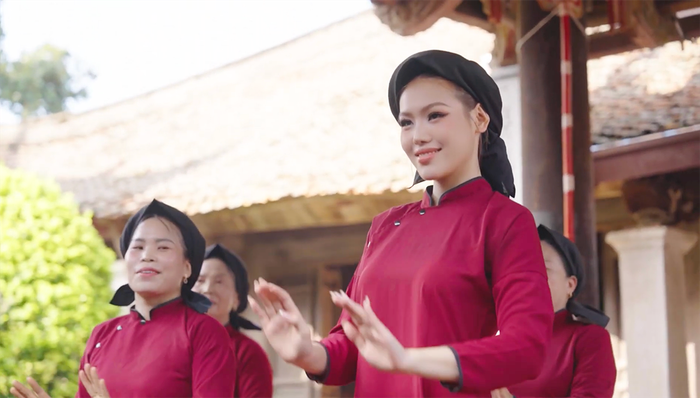 Miss Cosmo Vietnam 2026 Đỗ Cẩm Ly bất ngờ gây chú ý khi hé lộ phân cảnh đặc biệt.
