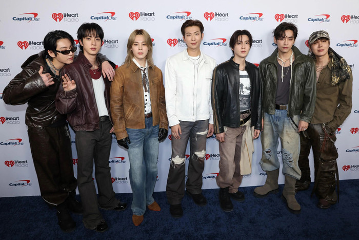 BTS trở lại iHeartRadio Music Festival sau 6 năm, khép lại lễ hội bằng màn trình diễn mãn nhãn Ảnh 5