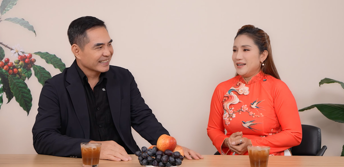 Cát Tường và Trung Dũng cùng dẫn dắt chương trình Trung Dũng Cát Tường - Thật Giả. Ảnh: Chụp màn hình