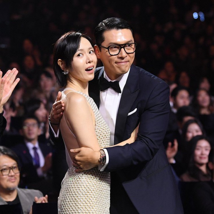 Hyun Bin và Son Ye Jin là một trong những cặp đôi được yêu mến hàng đầu làng giải trí.