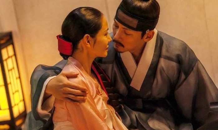 Son Ye Jin và Ji Chang Wook có nhiều phân đoạn đối đầu trực tiếp, trở thành điểm nhấn trong mối quan hệ phức tạp giữa Phu nhân Cho và Cho Won.