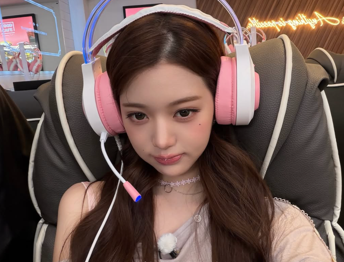 Jang Won Young (IVE) hé lộ khía cạnh đời thường khác hẳn hình ảnh trên sân khấu.