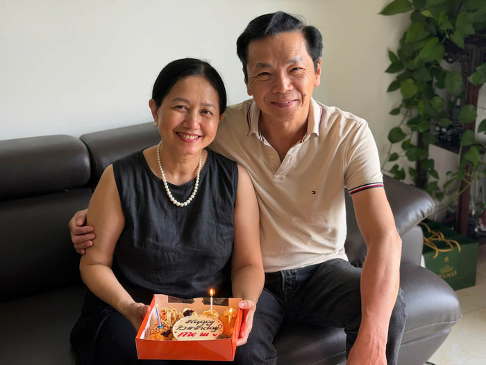NSND Trung Anh hiếm hoi chia sẻ hình ảnh đời thường bên người bạn đời sau gần 30 năm gắn bó.