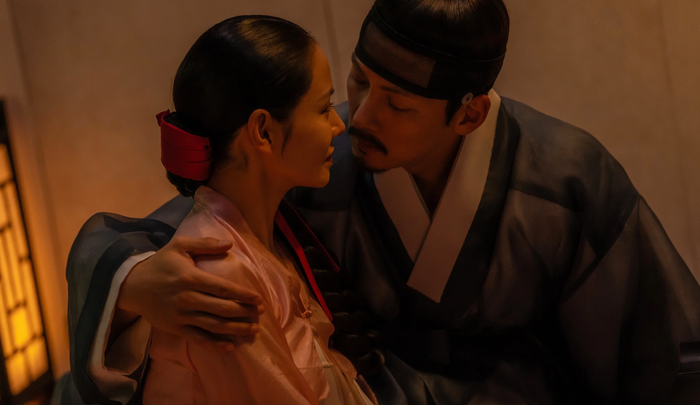 The Scandal đánh dấu màn kết hợp giữa Ji Chang Wook, Son Ye Jin và Nana. Ảnh: Netflix
