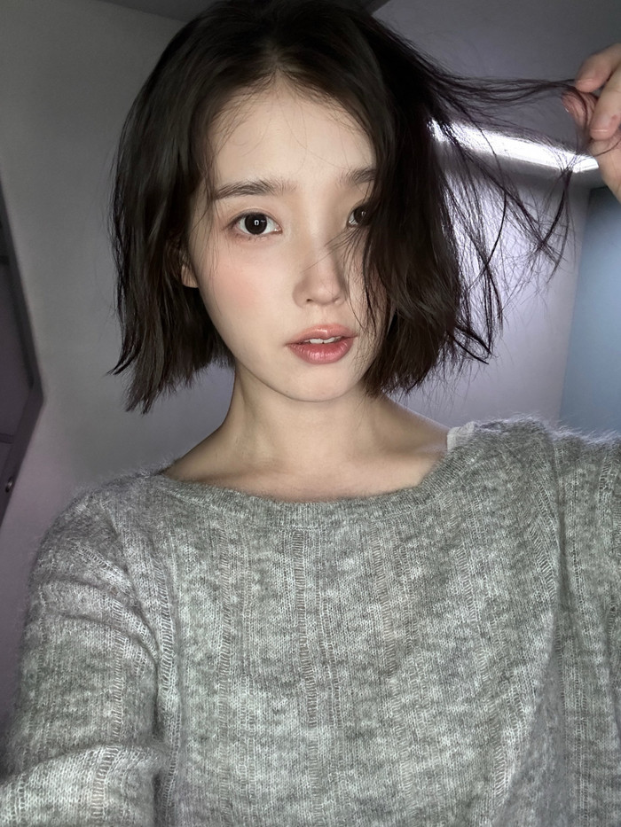 IU tiết lộ thường ăn trứng luộc và dầu olive vào buổi tối.
