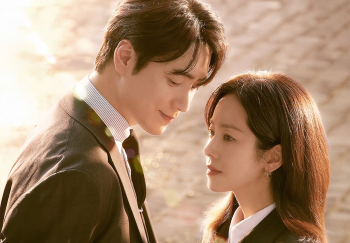 Love Scout là câu chuyện tình cảm xoay quanh Kang Ji Yun, một nữ CEO tài giỏi và quyết đoán trong công việc nhưng lại vụng về ở nhiều khía cạnh khác của cuộc sống. Ảnh: SBS