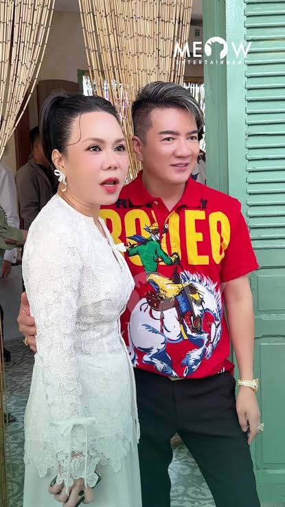 Đàm Vĩnh Hưng và Việt Hương có mối quan hệ thân thiết nhiều năm qua. (Ảnh từ TikTok Meow Entertainment)