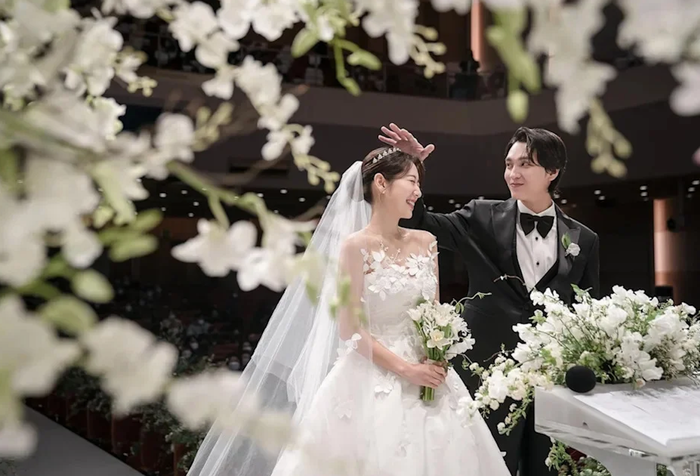 Park Shin Hye kết hôn với Choi Tae Joon vào tháng 1/2022, sau hơn bốn năm hẹn hò.&nbsp;