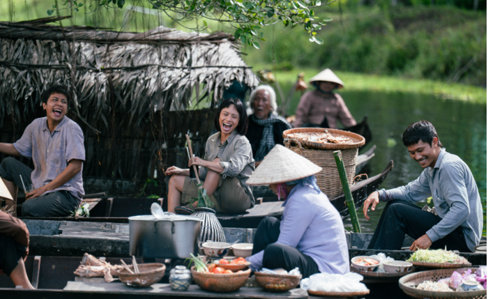 Út Lan 2 được khen ngợi khi tái hiện khung cảnh vùng quê sông nước U Minh Thượng trên màn ảnh rộng.