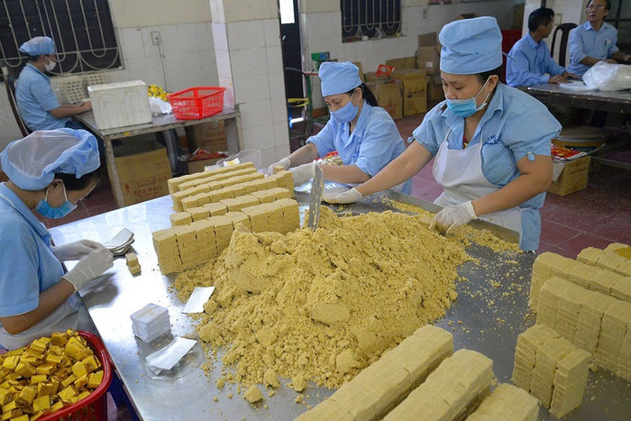 Qúa trình làm bánh đậu xanh.&nbsp;