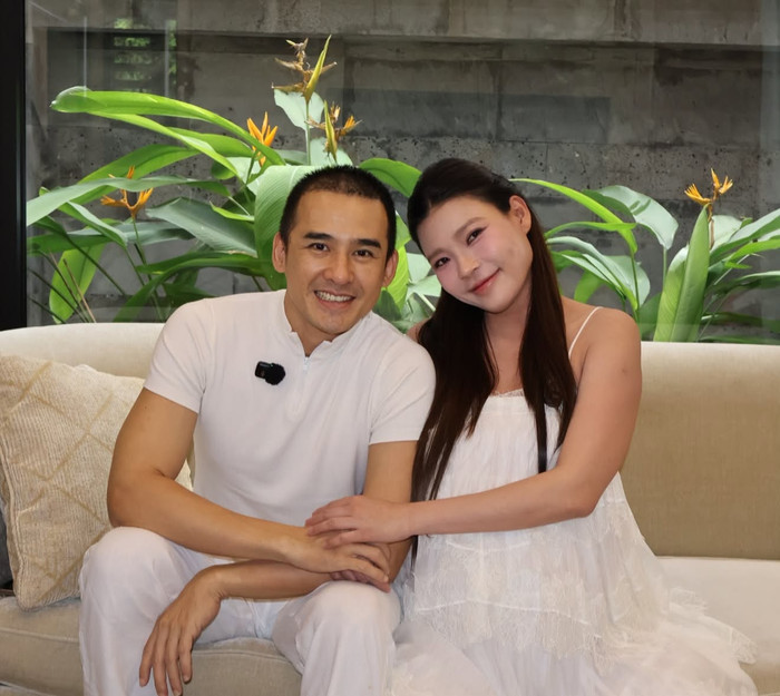 Thúy Diễm và Lương Thế Thành chuẩn bị đón con gái chào đời.