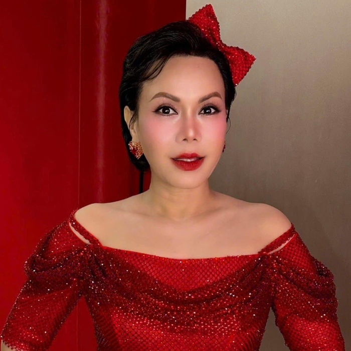 Việt Hương vẫn duy trì năng lượng hoạt động nghệ thuật với nhiều chương trình sân khấu, phim ảnh và truyền hình.