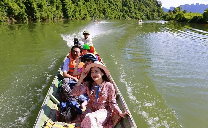 Quê hương bà xã Hồ Văn Cường có một nơi được ví như 'tiểu Tràng An, nhưng cảnh sắc mang vẻ hoang sơ rất riêng Ảnh 6