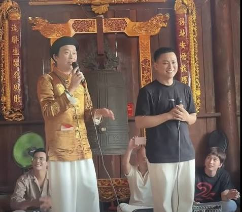 Mới đây, Hoài Linh và Hoài Lâm có dịp hội ngộ tại Nhà thờ Tổ trong dịp Giỗ Tổ sân khấu 2026.