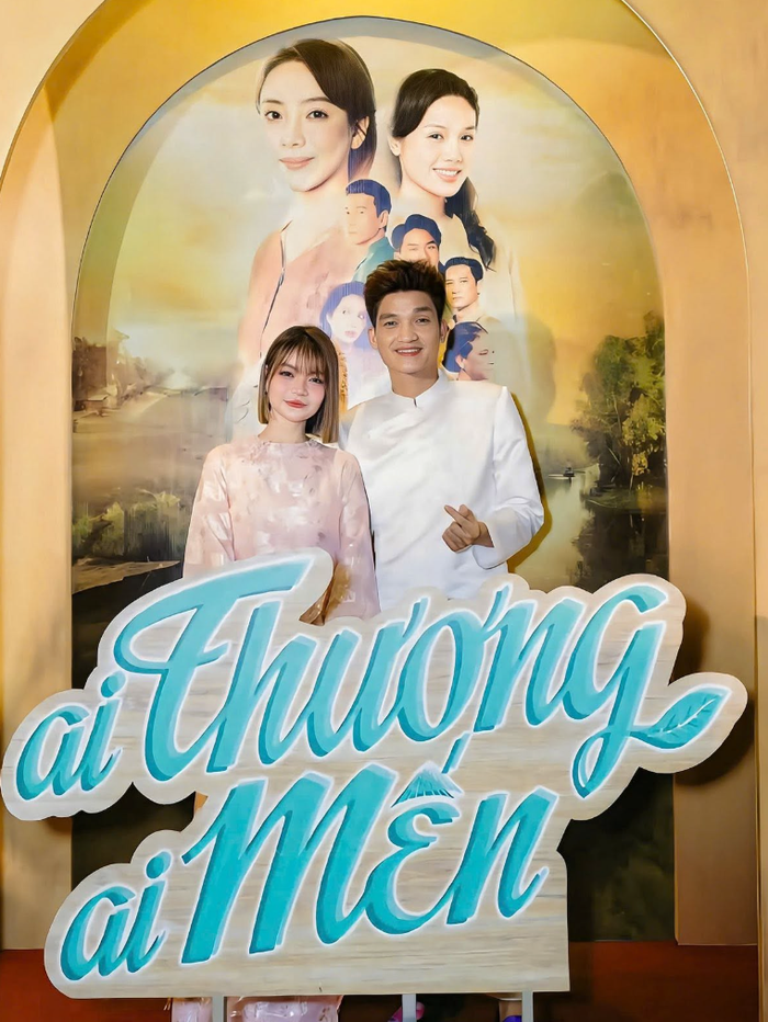 Bà xã Thảo Vy luôn đồng hành cùng Mạc Văn Khoa trong công việc và cuộc sống. Ảnh: FBNV