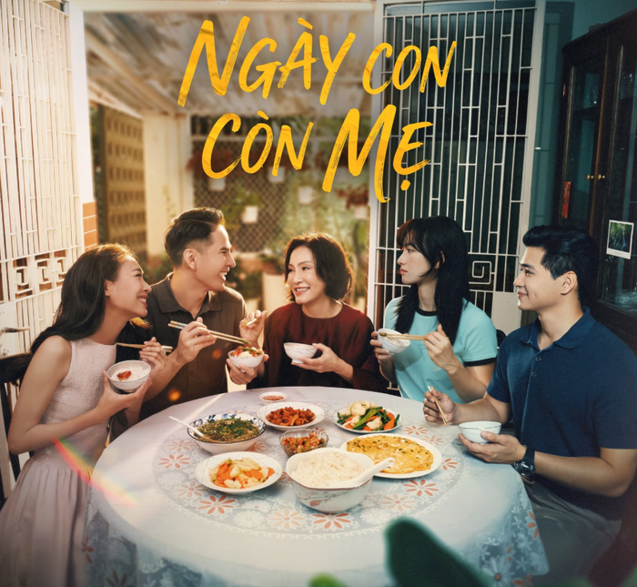 Mối quan hệ mẹ - con của Phương Anh Đào và Hồng Đào trong phim cũng có nhiều mâu thuẫn.