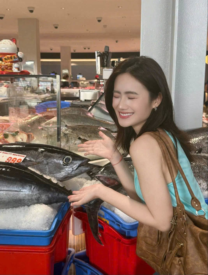 Ý Nhi rạng rỡ, hạnh phúc khám phá nét đẹp của nước Úc trong 3 năm du học.