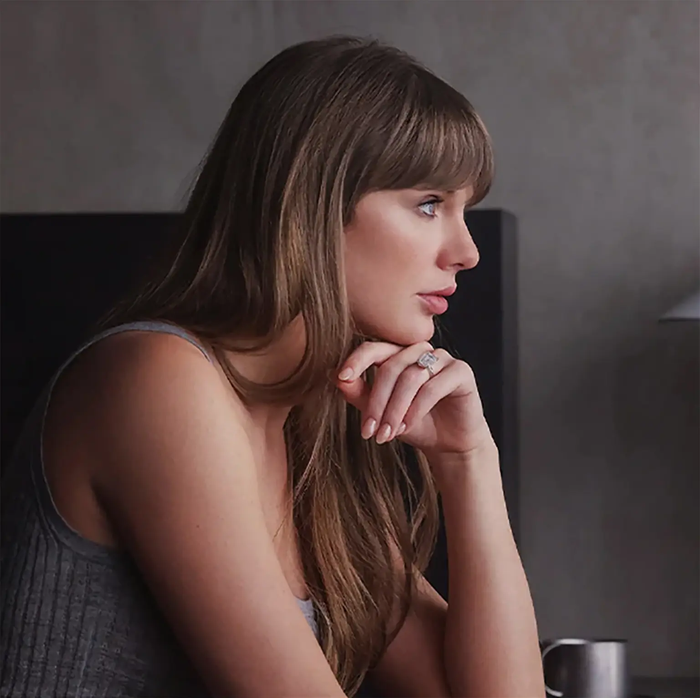 Taylor Swift vừa công bố đĩa đơn mới Patient Zero, đồng thời chia sẻ ngày phát hành ca khúc.