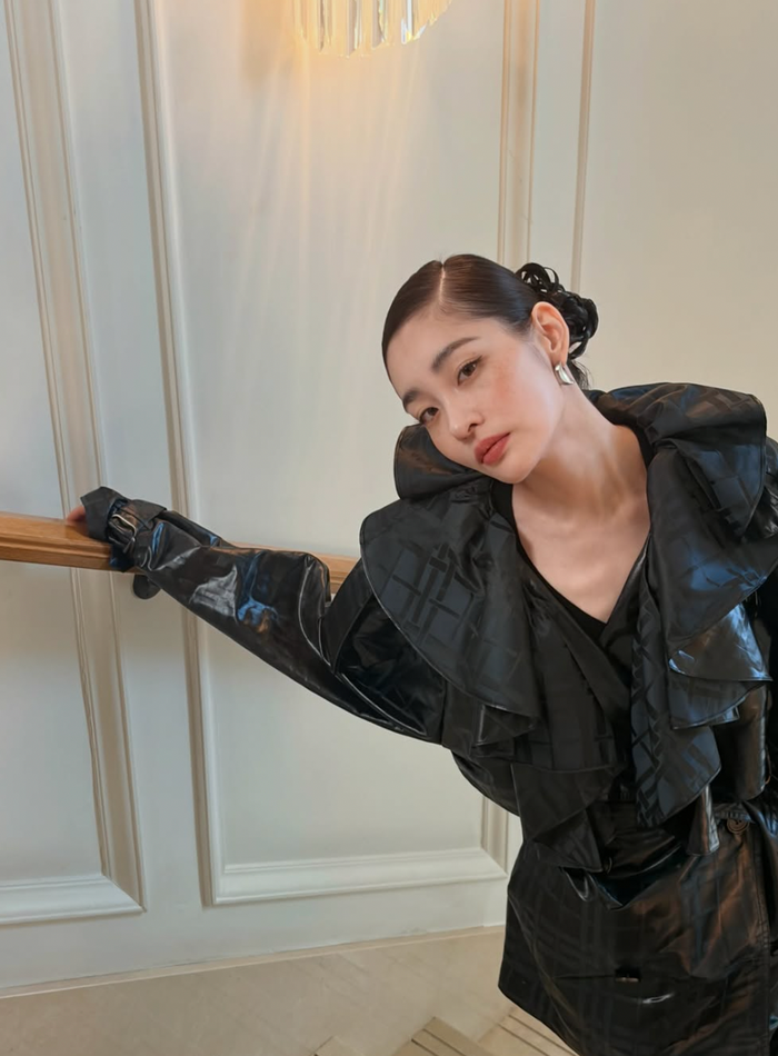 Kim Min Ha gây chú ý khi khoe diện mạo cá tính.
