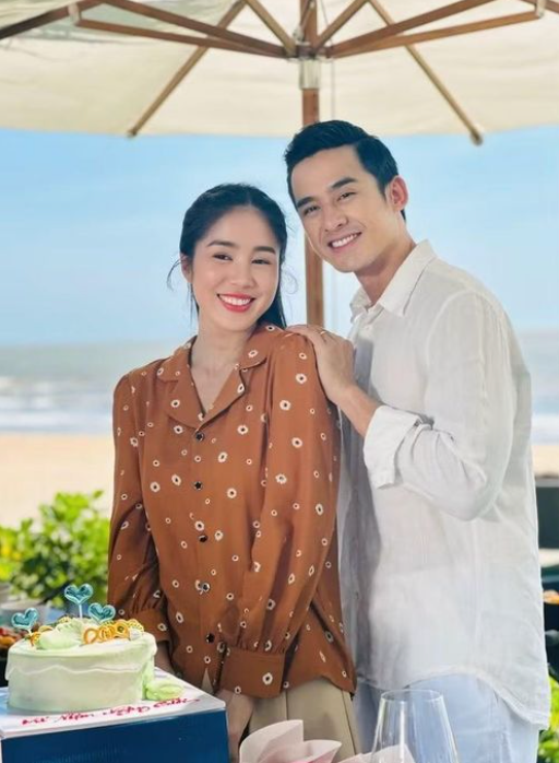 Lê Phương và Lương Thế Thành đóng vợ chồng trong Bóng Ma Hạnh Phúc.