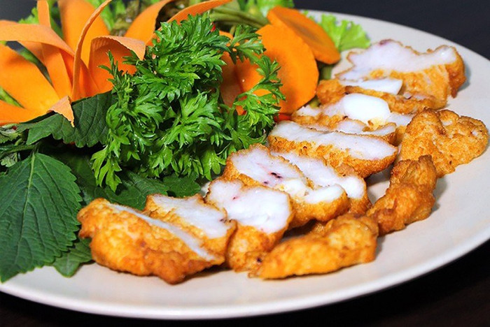 Hoàng Thùy Linh về quê cùng Đen Vâu, những đặc sản Quảng Ninh nào không thể bỏ lỡ? Ảnh 3