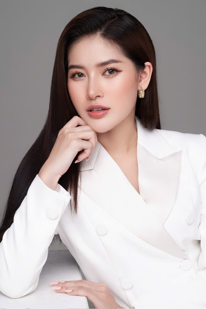 Phạm Hoàng Thu Uyên trở lại Miss VUniverse Vietnam sau 4 năm.